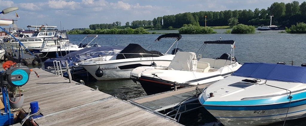 Boote am Steg